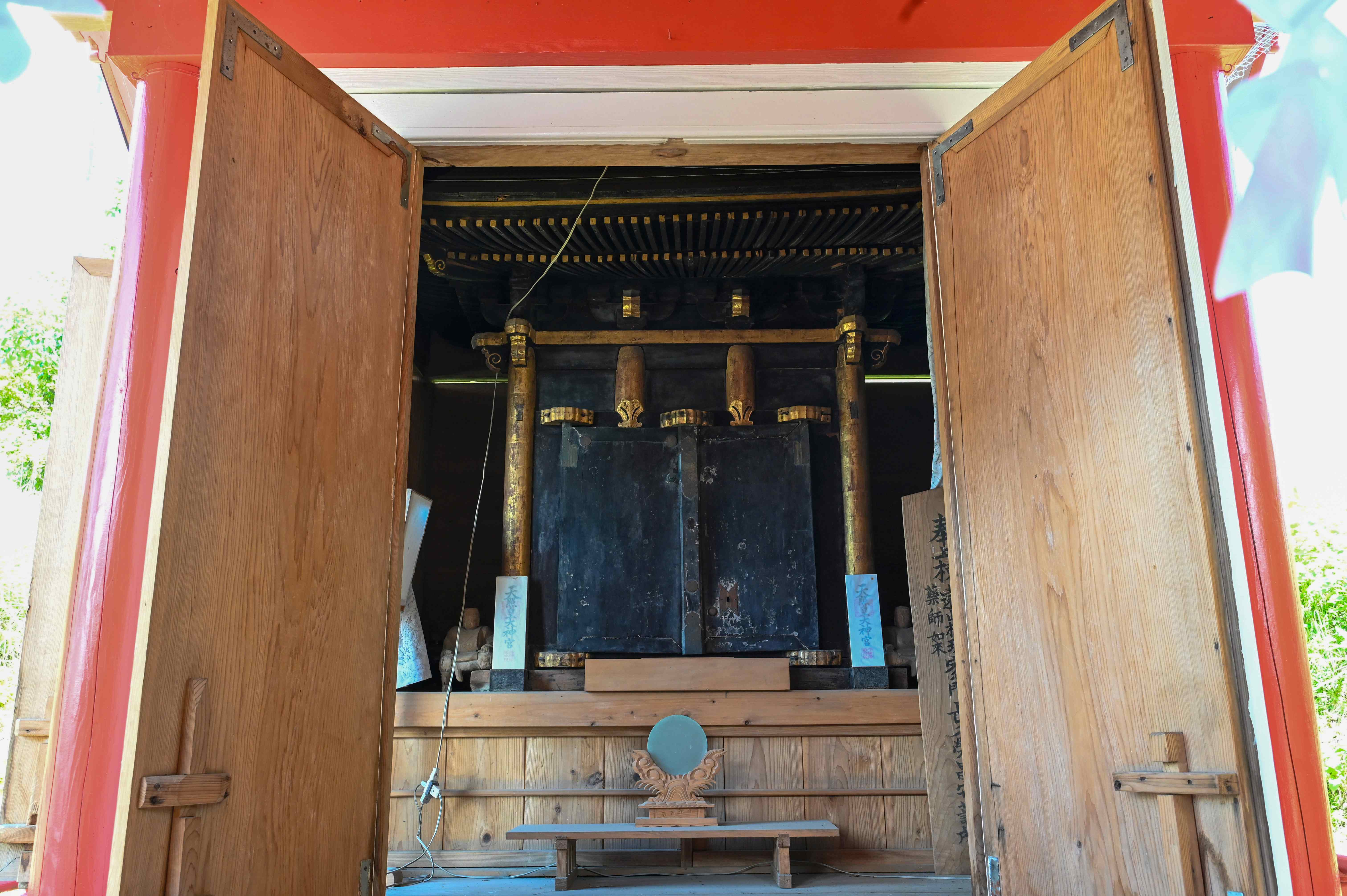 興玉神社内神殿