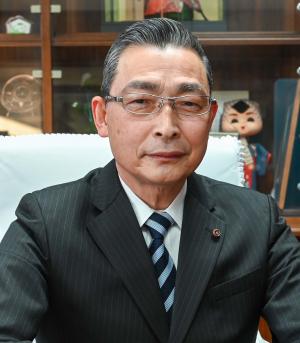 音堅良一副議長