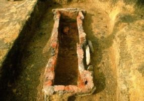 2004-1号箱式石棺墓