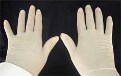 ビニール手袋の着用例の画像