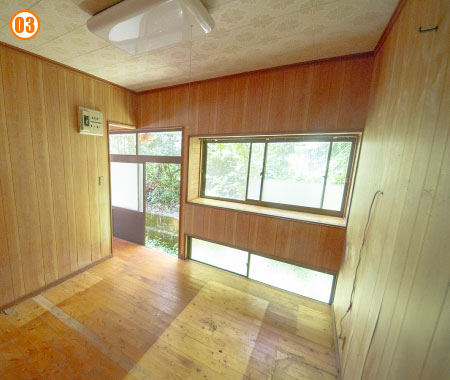 4.5帖洋室　カット02 上下に窓があり、明るいお部屋です。