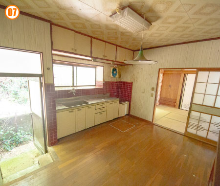 台所　カット01 こちらも、お掃除が必要です。