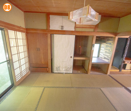 6帖和室01　カット01 収納の多い和室。