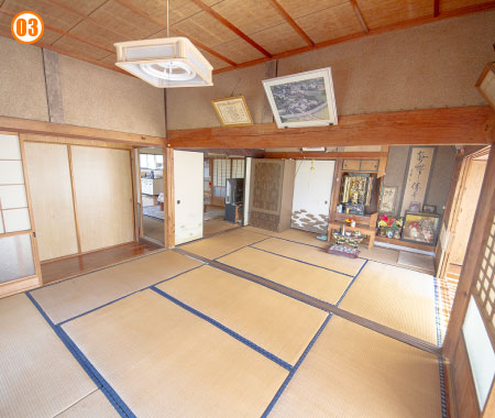6帖和室　カット02 奥には仏間と床の間があります。