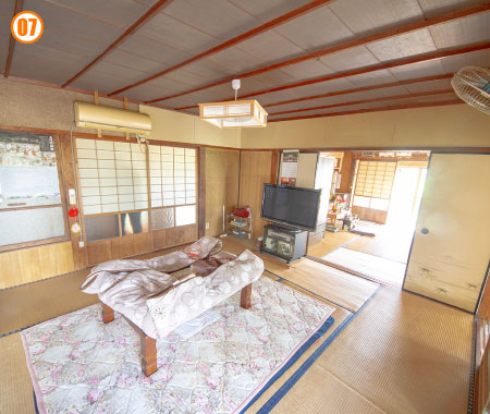 8帖和室　カット02 家族でくつろぐリビングですね