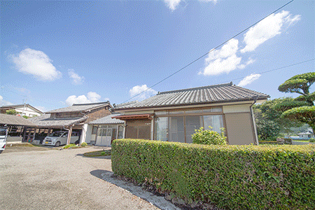 変わった間取りが面白い！ 直ぐにでも住める農地付き空き家