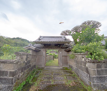 ⚫︎玄関（外から）