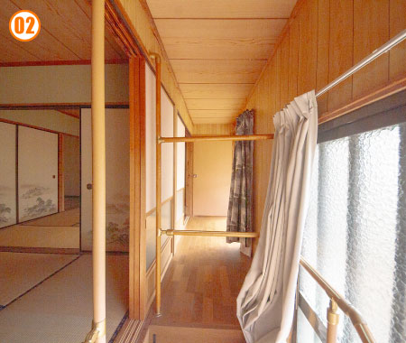  縁側 玄関から縁側へは、行けないですね。