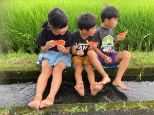 冷たい水笑顔になる