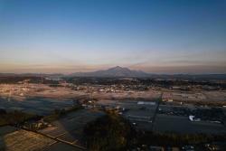 庄内の街並みと霧島山-1枚目-