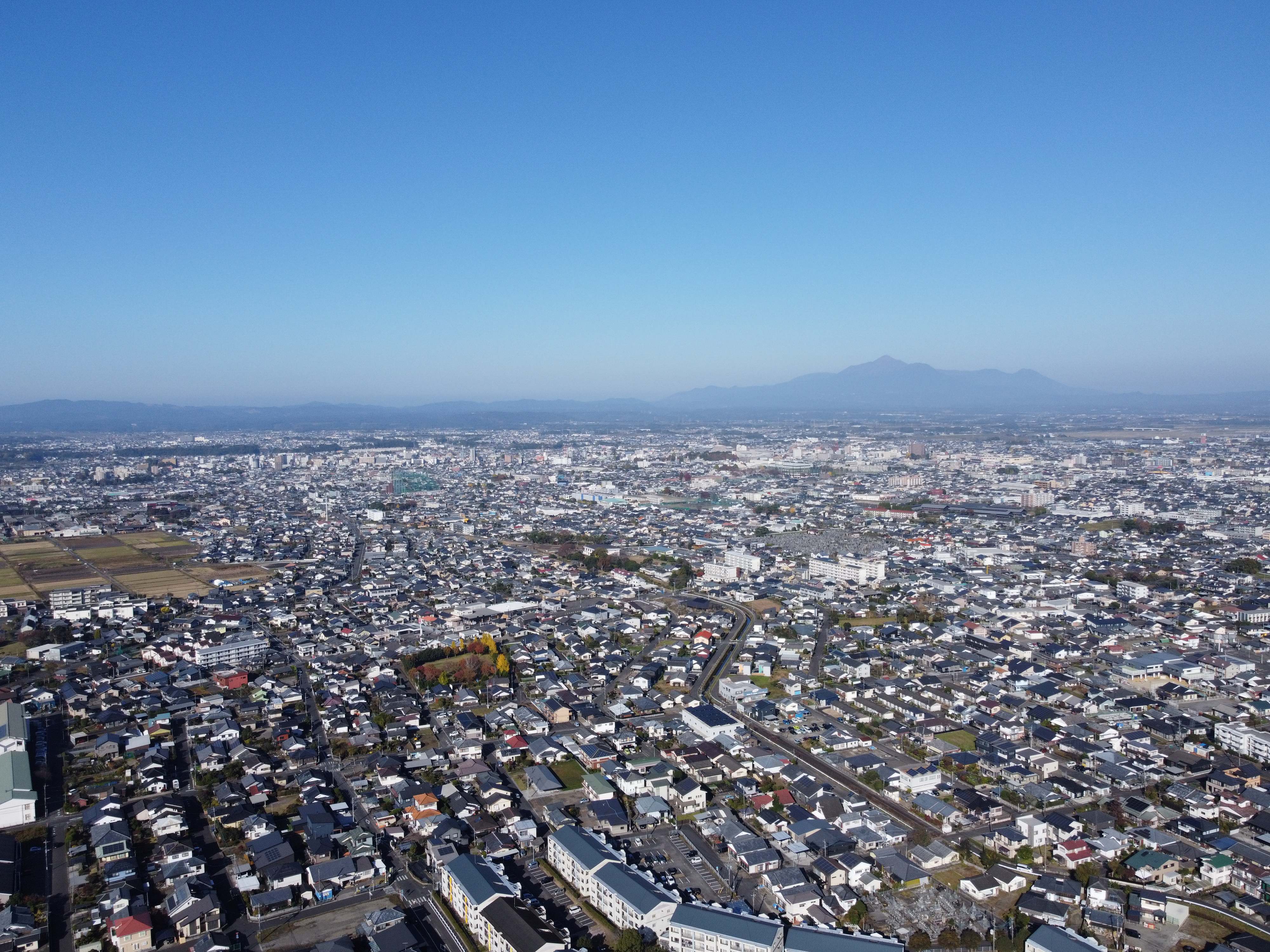 市街地上空からみた市街地と霧島山-1枚目-