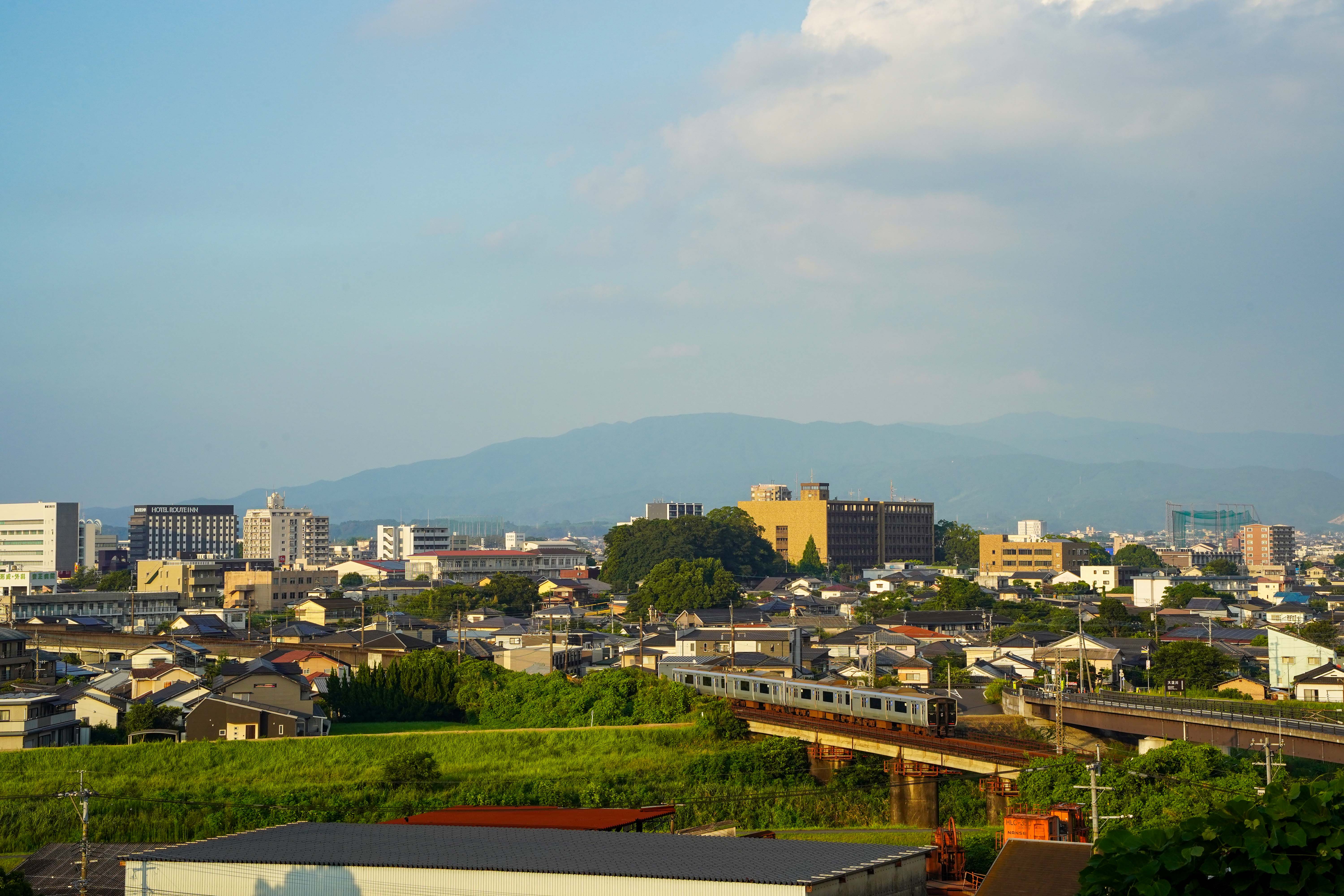 広報都城令和7年9月号届けたい都城の風景「歴史資料館から望む市街地」の写真