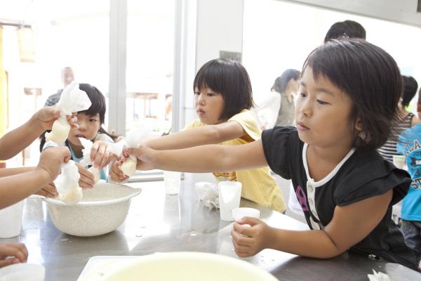 手作りバターはパンにつけていただこう