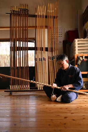 伝統工芸（木刀・ロクロ工芸品・大島紬・大弓）-11枚目-