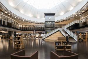 市立図書館-1枚目-