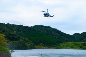 あおぞら航空救助隊・消防合同訓練（天神ダム）